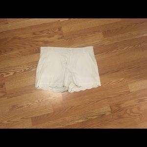 NWT Lauren James Scalloped Shorts - Large